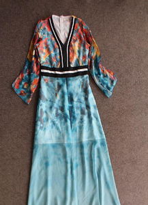 外貿(mào)服裝代理開(kāi)收回眾多運(yùn)營(yíng)的方式